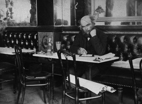 Paul Verlaine in a cafe
