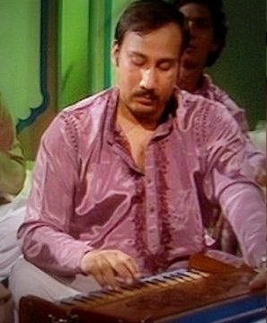 Farrukh Fateh Ali Khan with his Harmonium